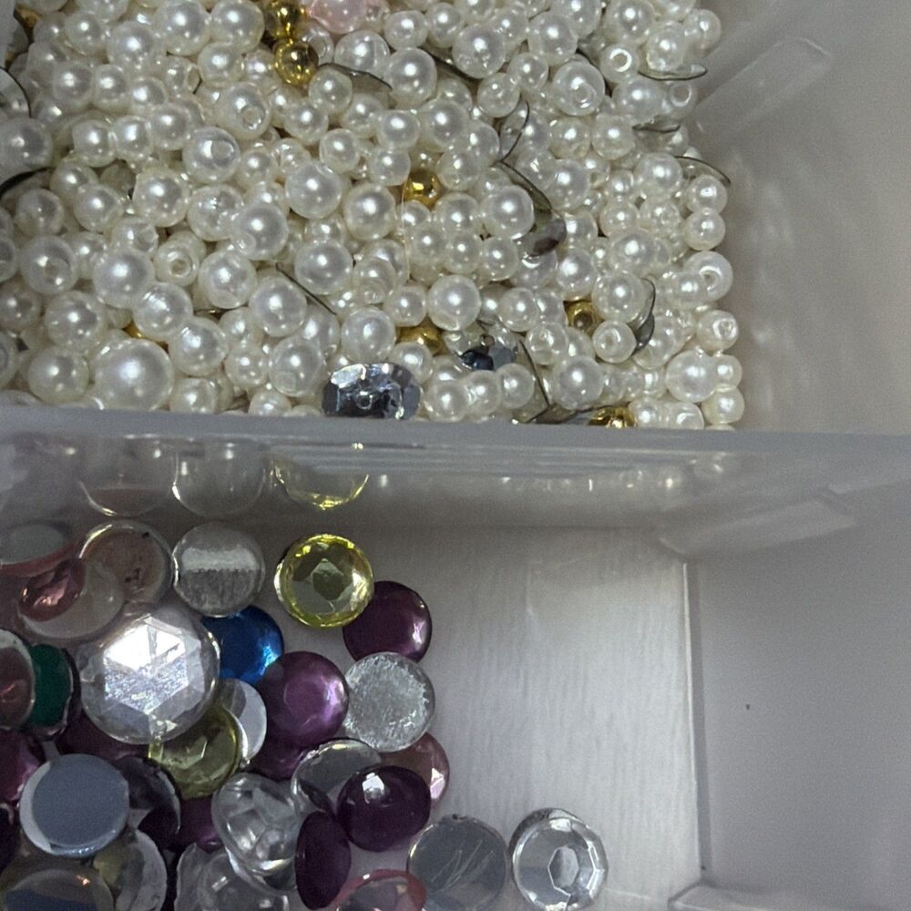Large Mixed Craft Lot Beads Sequins Faux Pearls Jewelry Findings Organizer Box - Picture 16 of 16